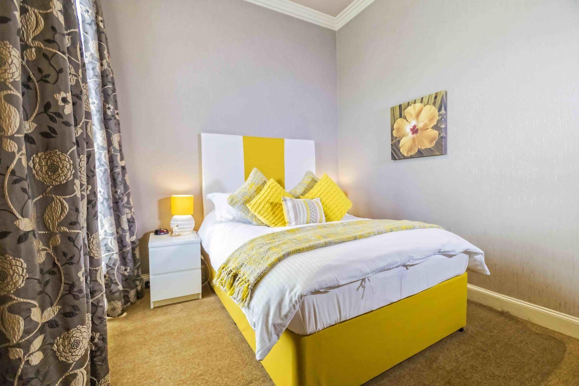 The Abbotsford Hotell Callander Exteriör bild
